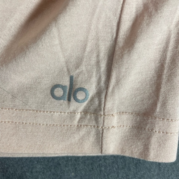 Women's peach/cream Sleeveless crop Top - Picture 2 of 4